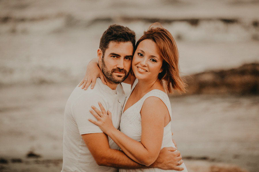 pareja preboda en la playa