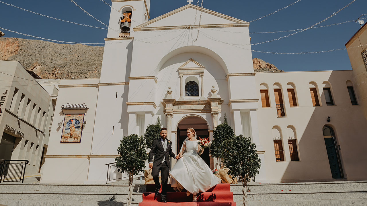 PARROQUIA SAN MIGUEL ARCANGEL DE REDOVAN Y LUEGO BODA EN SALONES CANARIO