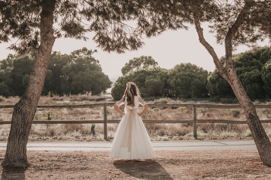 vestido comuniones de santa pola por detrás